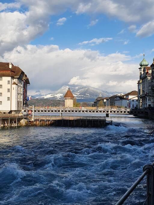 Romantisches In Der Yellow Apartment Lucerne