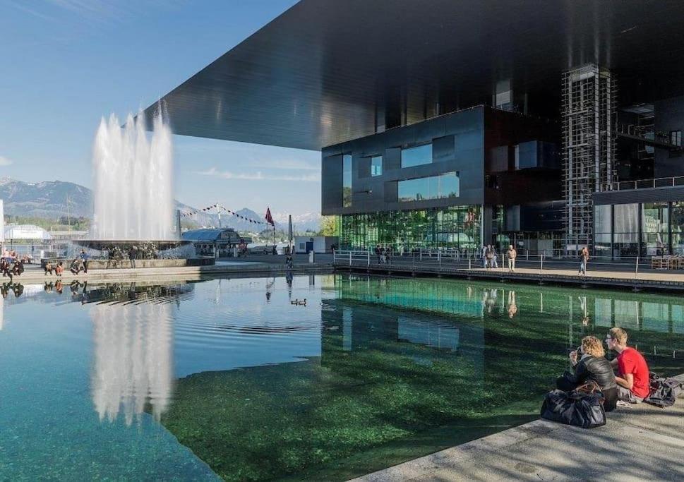 Romantisches In Der Yellow Lucerne