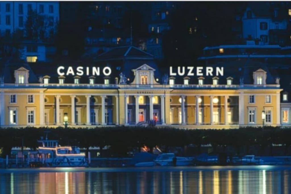 Romantisches In Der Yellow * Lucerne