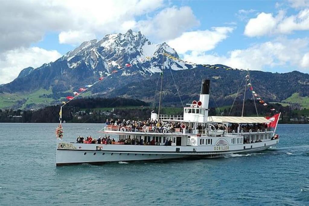 Romantisches In Der Yellow Lucerne