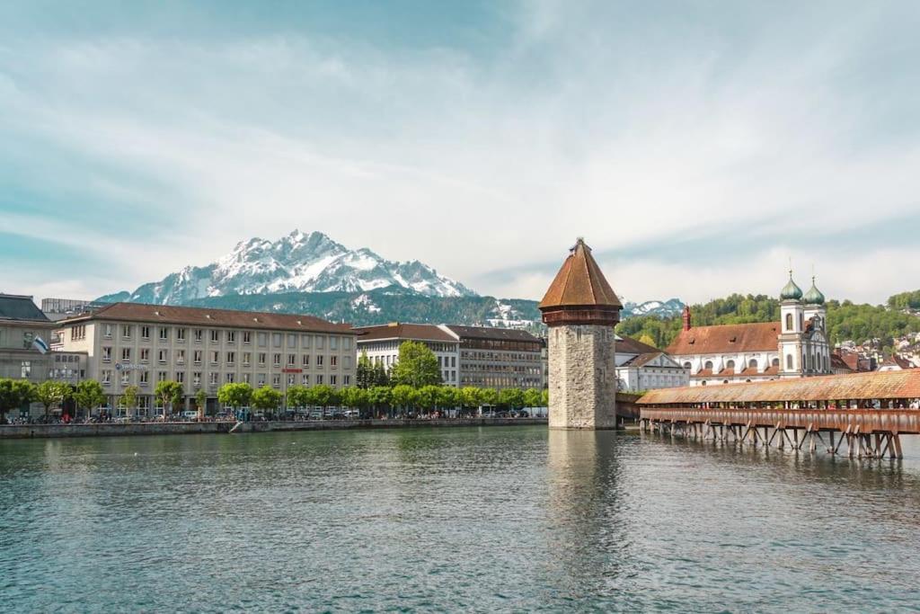 Romantisches In Der Yellow Lucerne